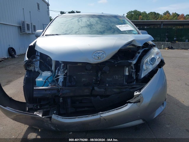 Toyota Sienna Xle 7 Passenger 2017 5TDDZ3DC2HS178756 Image 6