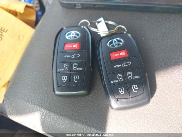 5TDESKFC1PS104467 Toyota Sienna Platinum
