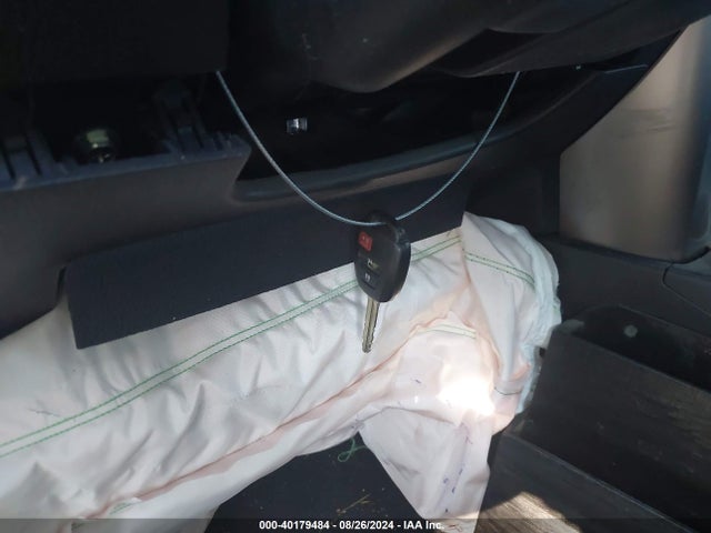 Toyota RAV4 LE 2018 JTMZFREV1JJ176839 Image 11