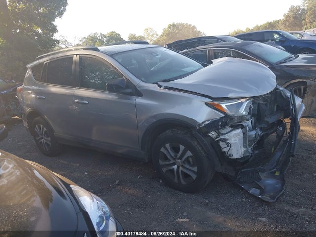 Toyota RAV4 LE 2018 JTMZFREV1JJ176839 Image 13