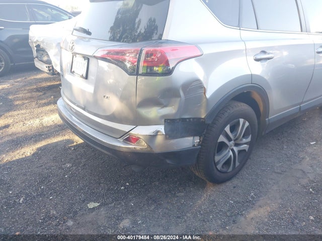 Toyota RAV4 LE 2018 JTMZFREV1JJ176839 Image 18