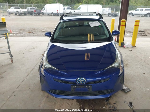 Toyota Prius Two 2018 JTDKBRFU3J3595752 Image 12