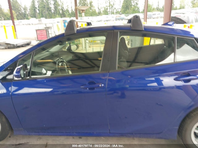 Toyota Prius Two 2018 JTDKBRFU3J3595752 Image 14