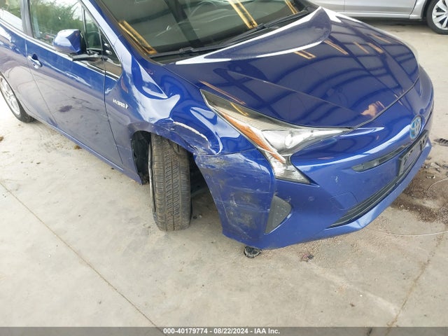 Toyota Prius Two 2018 JTDKBRFU3J3595752 Image 6