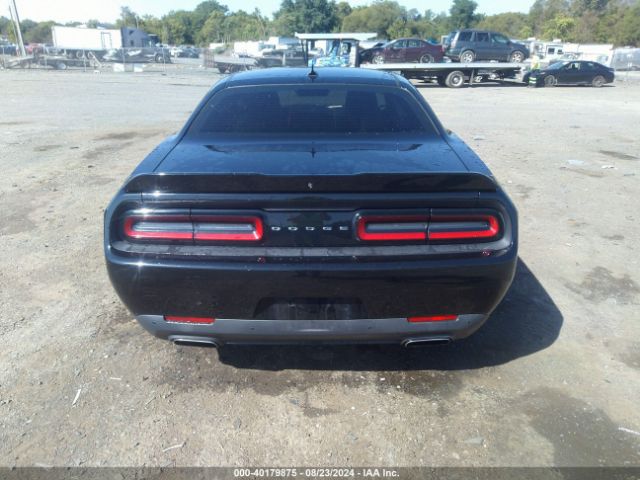 2C3CDZAG1GH300688 Dodge Challenger Sxt Plus