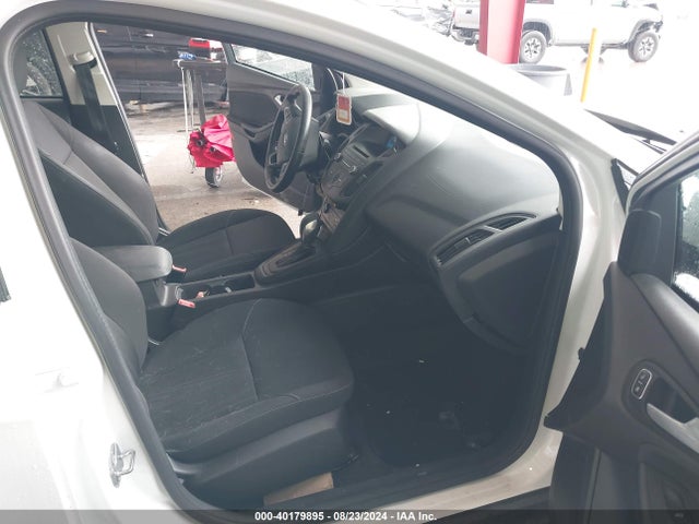Ford FOCUS SE 2017 1FADP3F26HL274973 Image 5