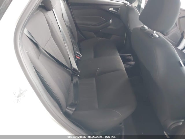 Ford FOCUS SE 2017 1FADP3F26HL274973 Image 8