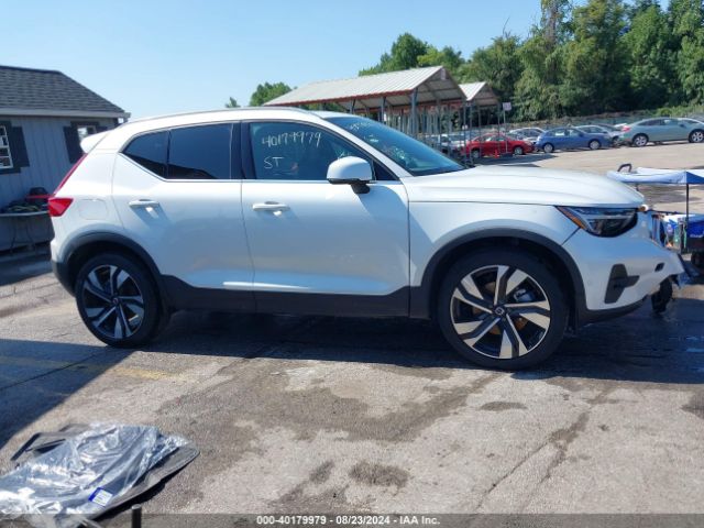 YV4L12UE3R2248561 Volvo Xc40 B5 Plus Bright Theme
