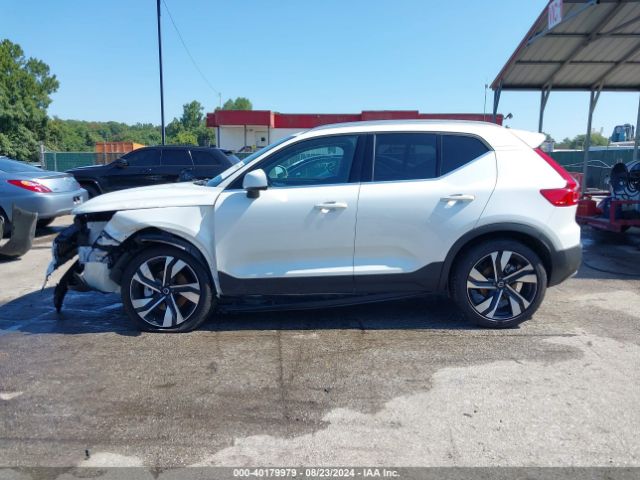 YV4L12UE3R2248561 Volvo Xc40 B5 Plus Bright Theme
