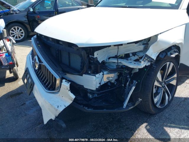 YV4L12UE3R2248561 Volvo Xc40 B5 Plus Bright Theme