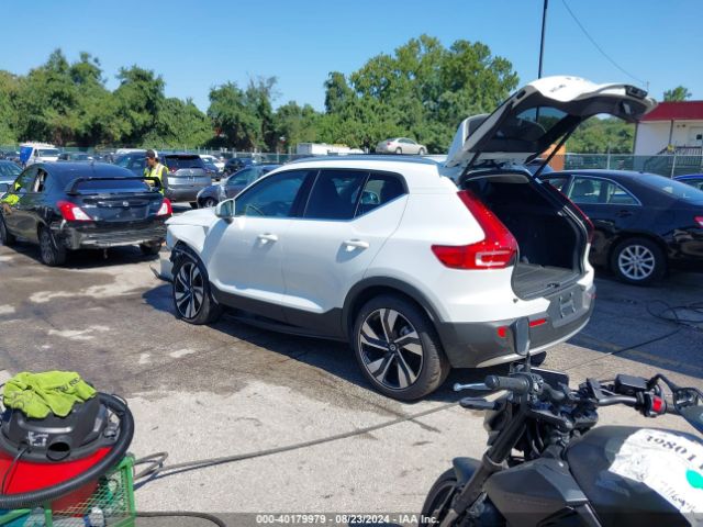YV4L12UE3R2248561 Volvo Xc40 B5 Plus Bright Theme