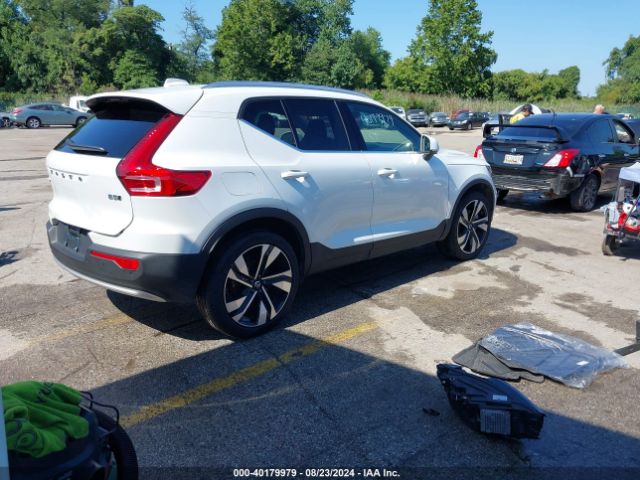 YV4L12UE3R2248561 Volvo Xc40 B5 Plus Bright Theme