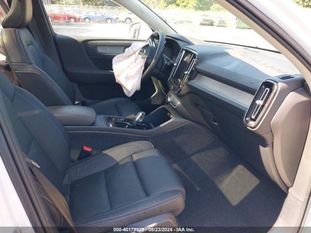 YV4L12UE3R2248561 Volvo Xc40 B5 Plus Bright Theme