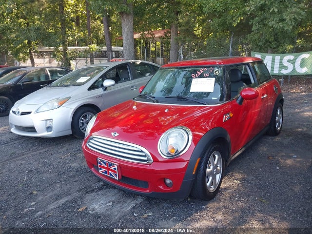 2010 MINI COOPER WMWMF3C59ATZ60990 Photo 1