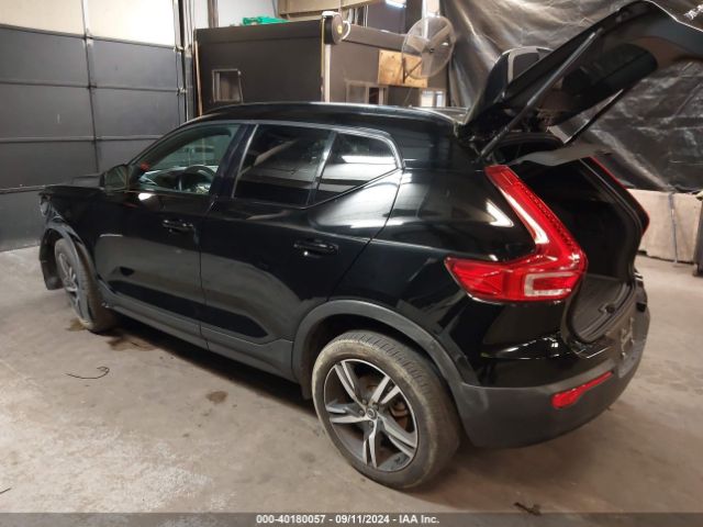 2022 VOLVO XC40 YV4162UMXN2655321 Photo 2