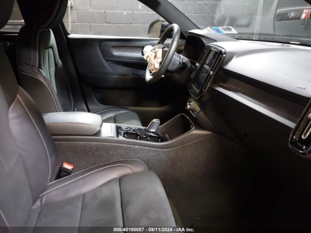 2022 VOLVO XC40 YV4162UMXN2655321 Photo 4