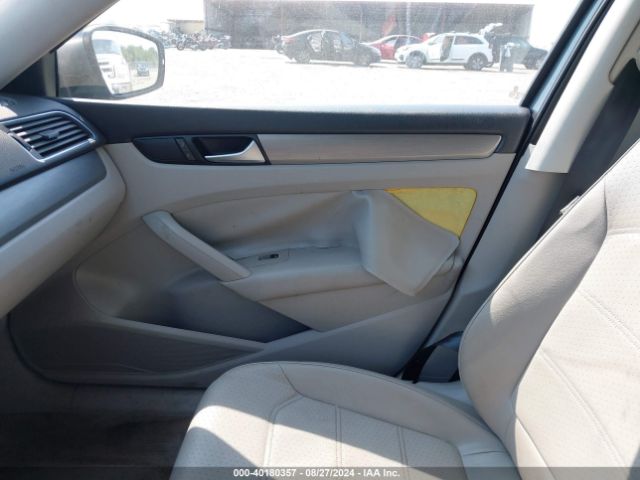 1VWBT7A31EC093194 Volkswagen Passat 1.8t Se