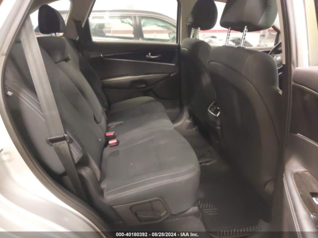 5XYPGDA32KG436968 KIA Sorento 2.4l Lx
