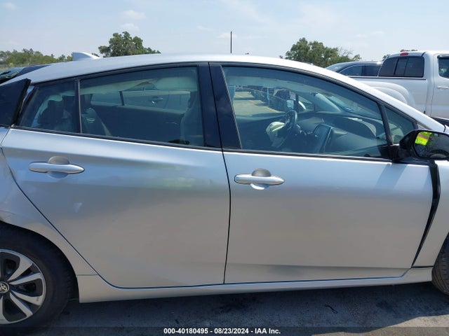 Toyota Prius Prime Premium 2017 JTDKARFP8H3041033 Image 13