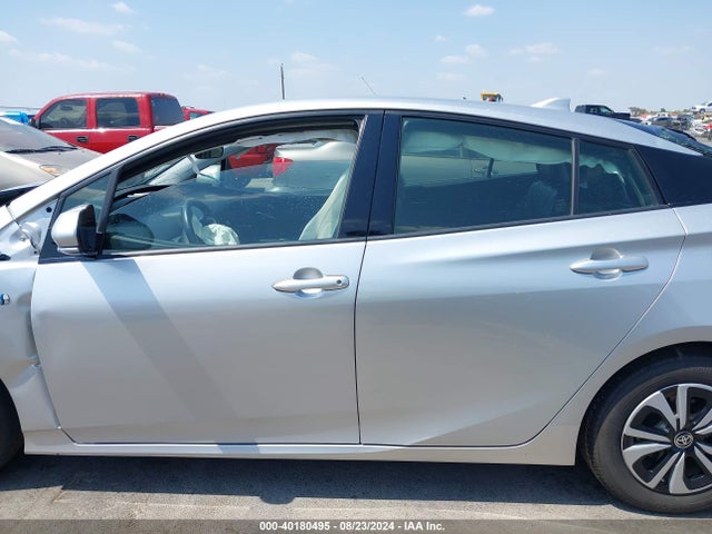 Toyota Prius Prime Premium 2017 JTDKARFP8H3041033 Image 14