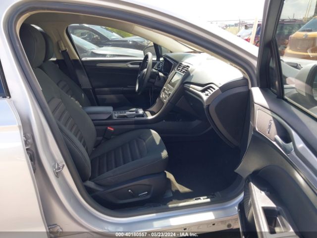 3FA6P0LUXKR208125 Ford Fusion Hybrid Se