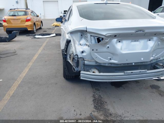3FA6P0LUXKR208125 Ford Fusion Hybrid Se