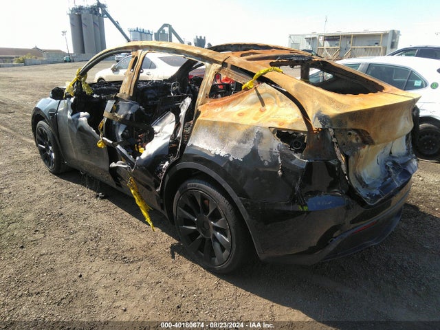 2022 TESLA MODEL Y 7SAYGDEE2NA008975 Photo 2