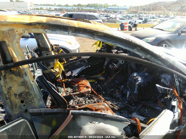 2022 TESLA MODEL Y 7SAYGDEE2NA008975 Photo 4