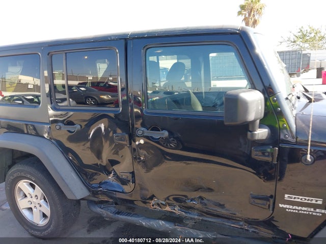 1C4BJWDG0FL666914 Jeep Wrangler Unlimited Sport