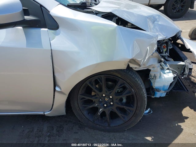 Toyota COROLLA SE 2019 5YFBURHE9KP920090 Image 17