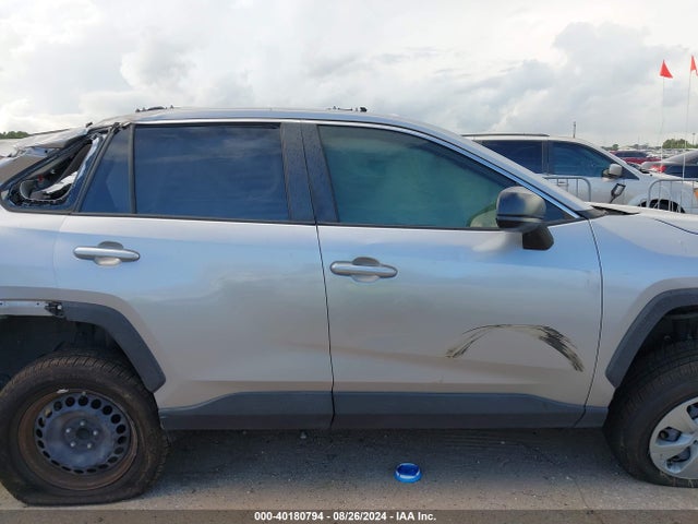 Toyota RAV4 LE 2019 JTMH1RFV5KJ005828 Image 12