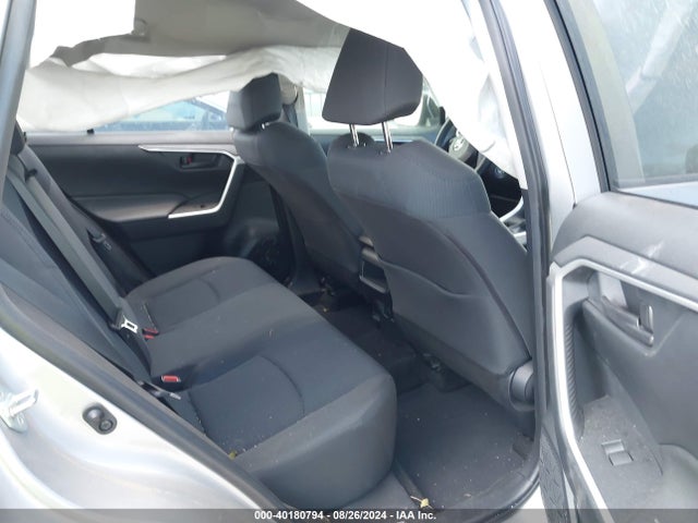 Toyota RAV4 LE 2019 JTMH1RFV5KJ005828 Image 8
