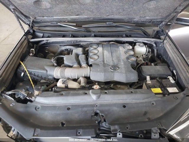 Toyota 4RUNNER SR5 2019 JTEBU5JR5K5637846 Image 10