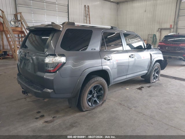 Toyota 4RUNNER SR5 2019 JTEBU5JR5K5637846 Image 4