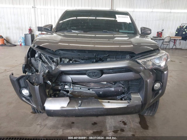 Toyota 4RUNNER SR5 2019 JTEBU5JR5K5637846 Image 6