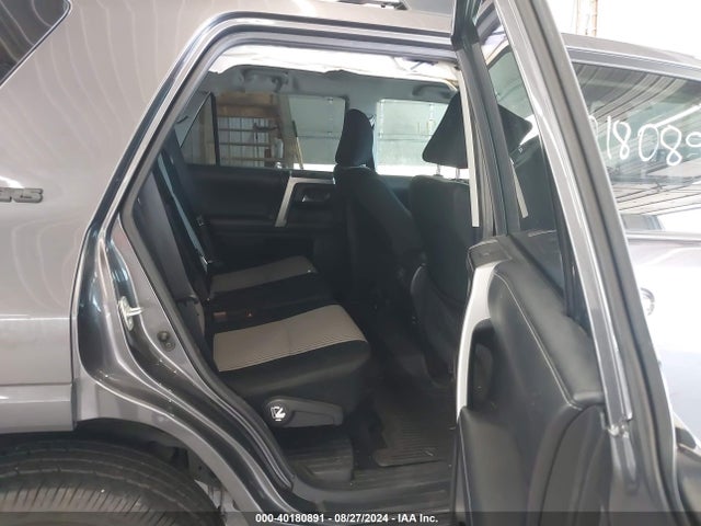 Toyota 4RUNNER SR5 2019 JTEBU5JR5K5637846 Image 8