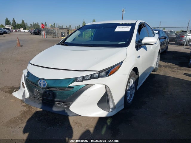 Toyota Prius Prime Premium 2017 JTDKARFP7H3007665 Image 2