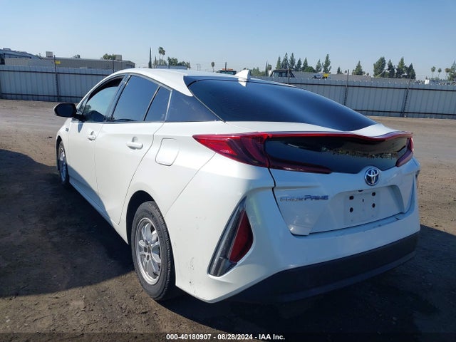 Toyota Prius Prime Premium 2017 JTDKARFP7H3007665 Image 3