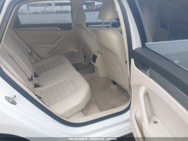 1VWBS7A3XFC053622 Volkswagen Passat 1.8t Se