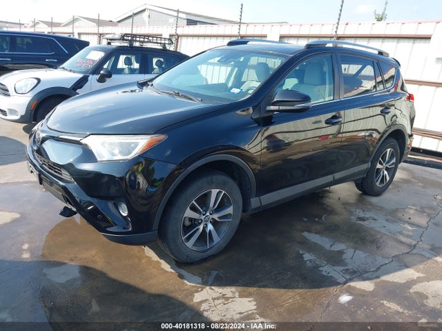 Toyota Rav4 Xle 2018 2T3WFREV9JW466962 Image 2