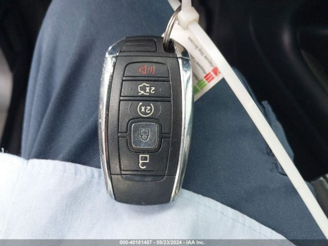 5LMCJ1C90HUL28025 Lincoln Mkc Premiere