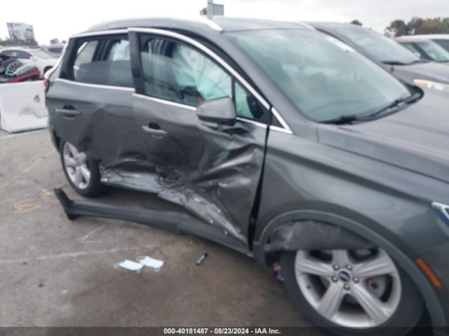 5LMCJ1C90HUL28025 Lincoln Mkc Premiere