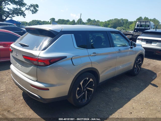 2022 MITSUBISHI OUTLANDER JA4J4TA82NZ028586 Photo 3