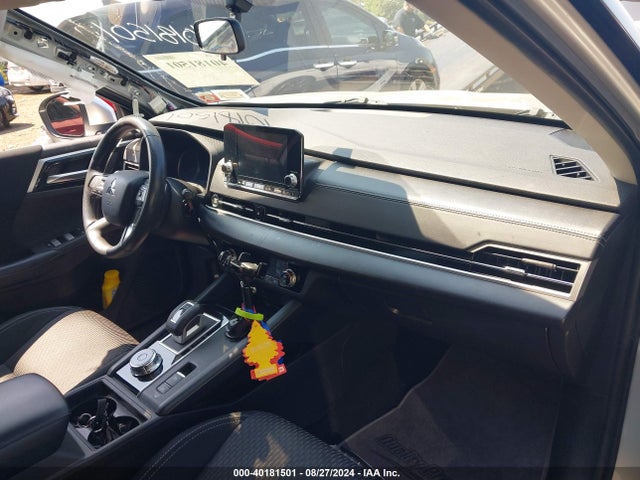 2022 MITSUBISHI OUTLANDER JA4J4TA82NZ028586 Photo 4