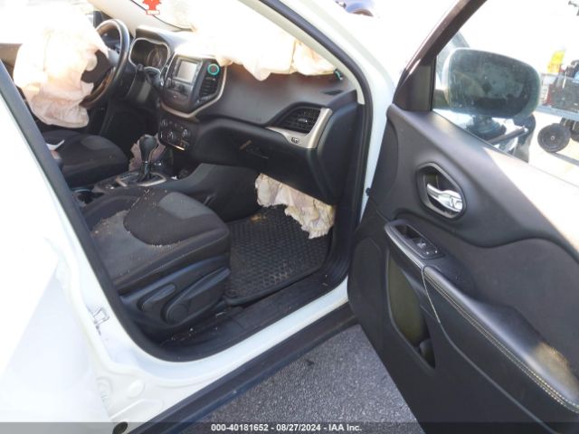 1C4PJMAB2FW652224 Jeep Cherokee Sport