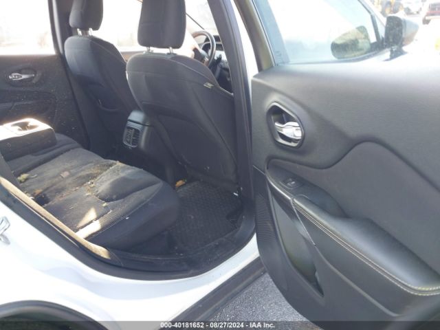 1C4PJMAB2FW652224 Jeep Cherokee Sport