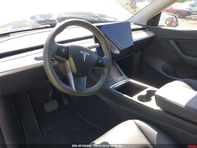 2021 TESLA MODEL Y 5YJYGDEE4MF198938 Photo 4