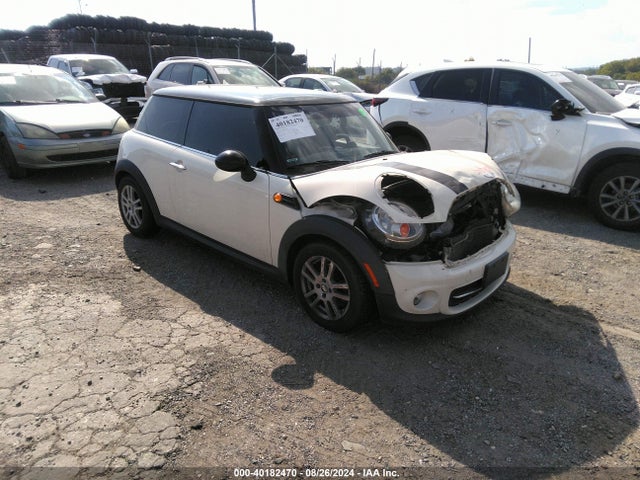2011 MINI COOPER WMWSU3C56BT096558 Photo 0