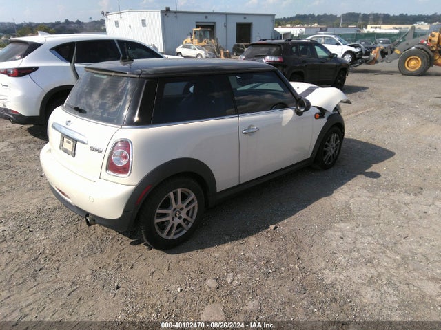 2011 MINI COOPER WMWSU3C56BT096558 Photo 3