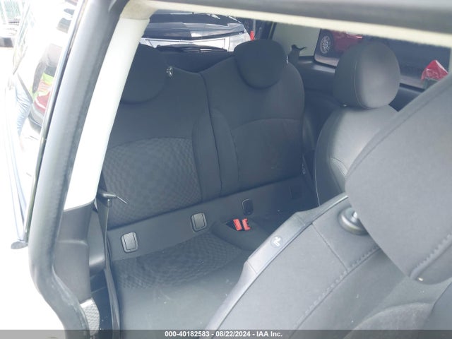 2009 MINI COOPER S WMWMF73599TW82188 Photo 7